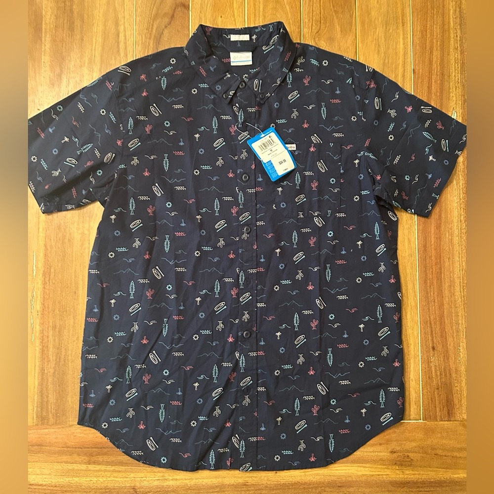 Navy Columbia Short Sleeve‎ Button-Up Shirt medium. NWT